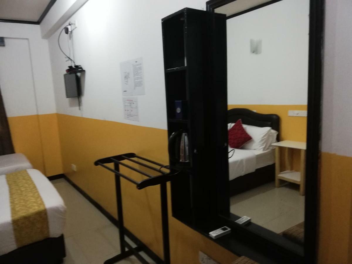Beach Arena Inn 훌루말레 외부 사진