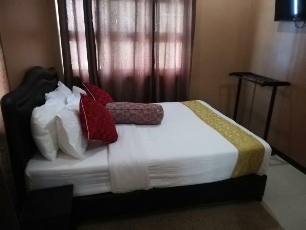Beach Arena Inn 훌루말레 외부 사진