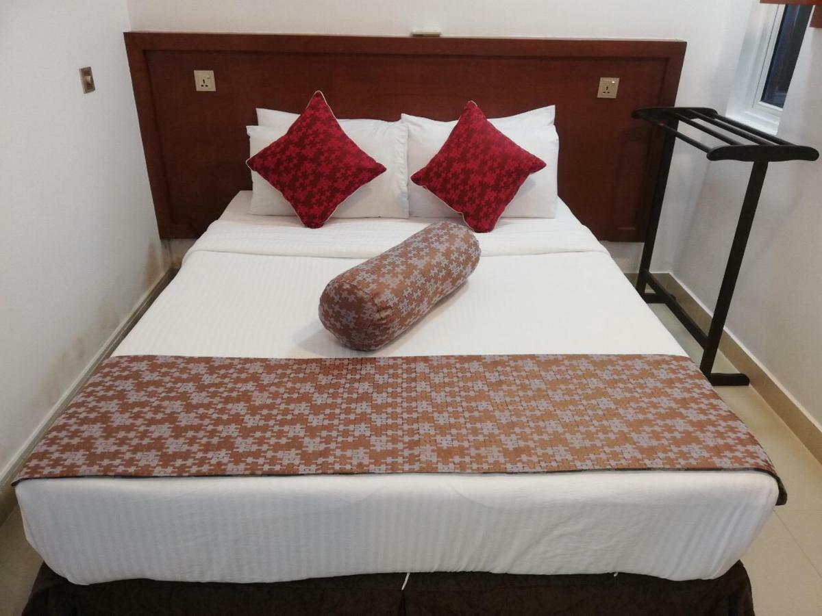 Beach Arena Inn 훌루말레 외부 사진